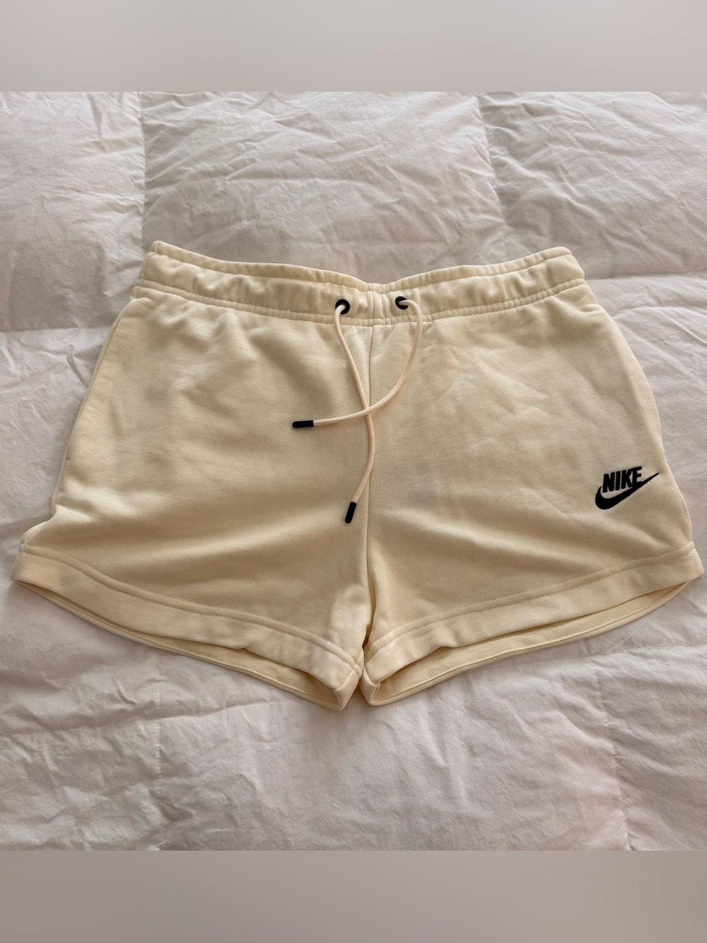 Nike Cream Drawstring Athletic Shorts w/ Pockets NWT Size Small